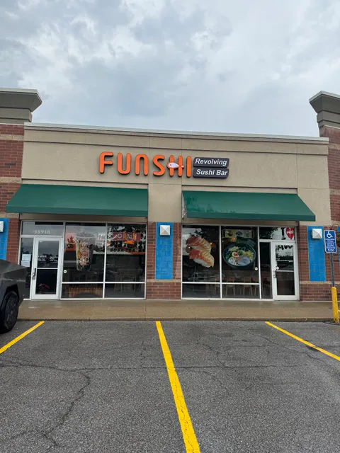FUNSHI Revolving Sushi Ramen Boba