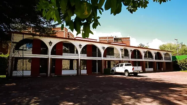 Hotel & Suites Set Inn