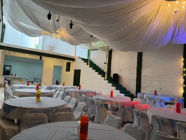 Cristal Rinacer Salon de Eventos