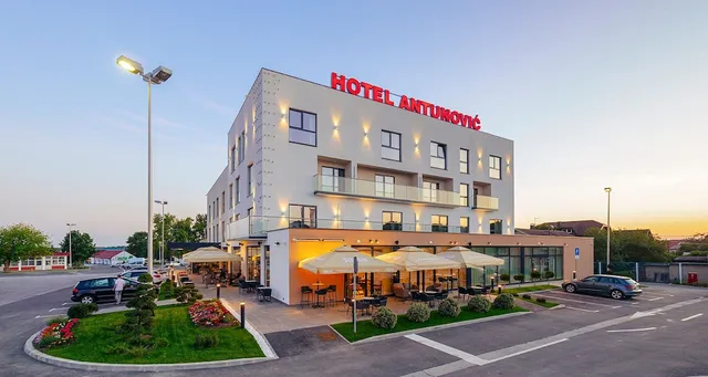 Antunović Hotel East