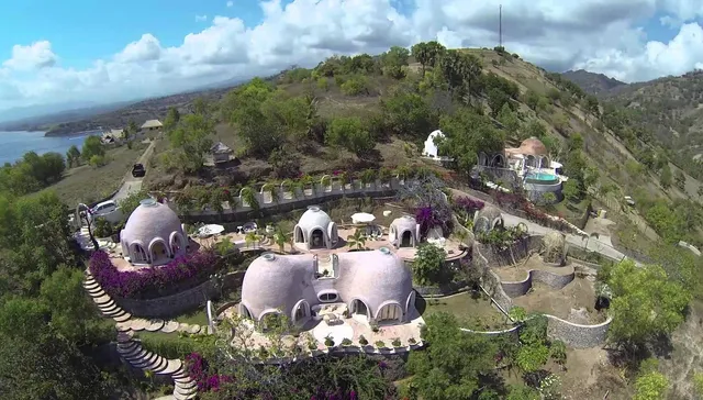 Mentigi Bay Dome Villas