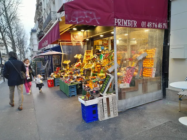 Rue des Martyrs market street