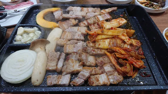 서가네 왕솥뚜껑 삼겹살