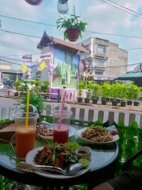 BEE Happy Dessert Cafe