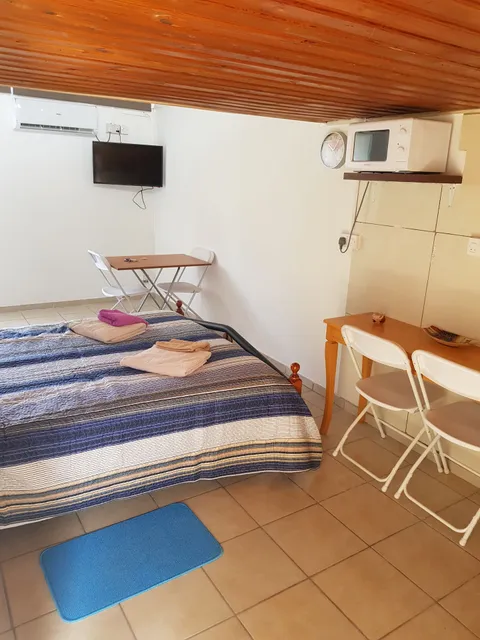 Strovolos Rooms Studios