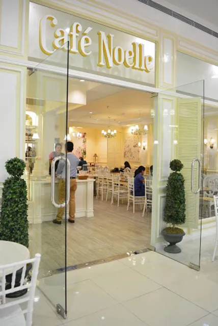 Café Noelle - SM City Clark