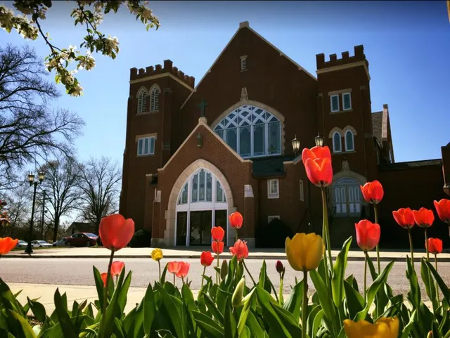 Holy Cross Lutheran Church
