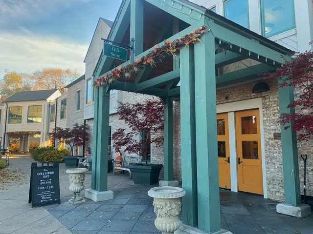 Gift & Garden Store | Minnesota Landscape Arboretum