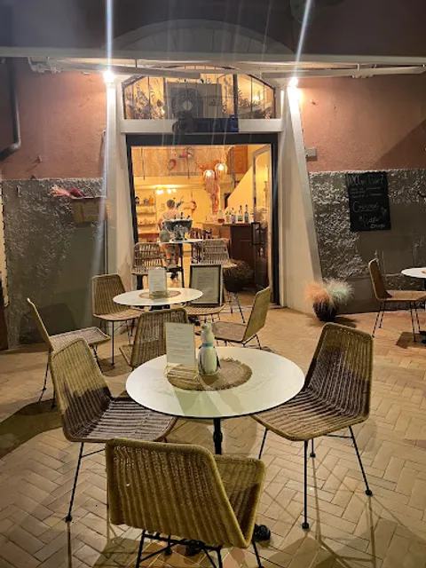 Amare Wine and Flower Shop