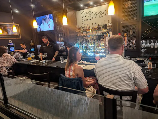 MeMe's Bar & Grille
