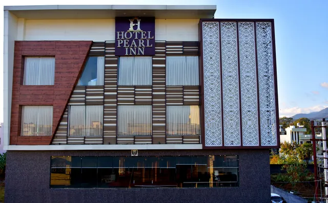 Hotel Pearl Inn