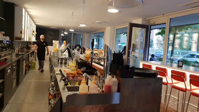 Shama 'Cafe' Pasticceria Gelateria