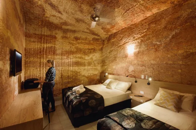 Lookout Cave Underground Motel