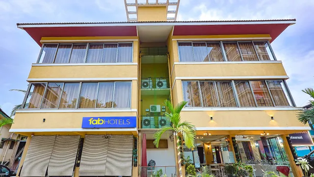 FabHotel Sangria Dona Paula Beach