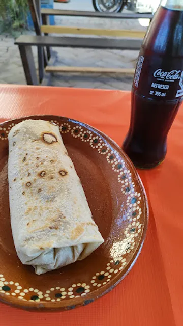 "Coman Burros" Burros, Tacos y Desayunos