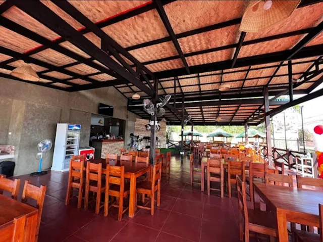 Denisia's Grill and Seafood Restaurant