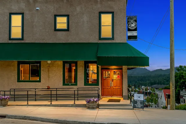 The Flying Steamshovel Inn & Gastropub