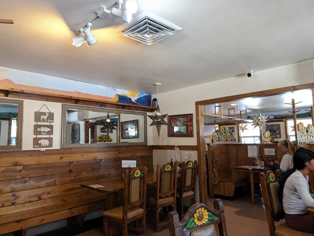 Lola's Family Restaurant