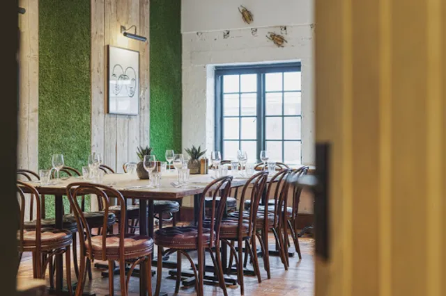 Hermitage Rd Bar and Restaurant