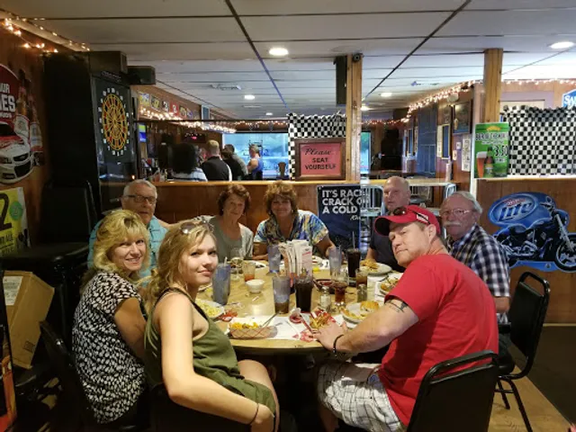 Gene's Junkyard Bar & Grill