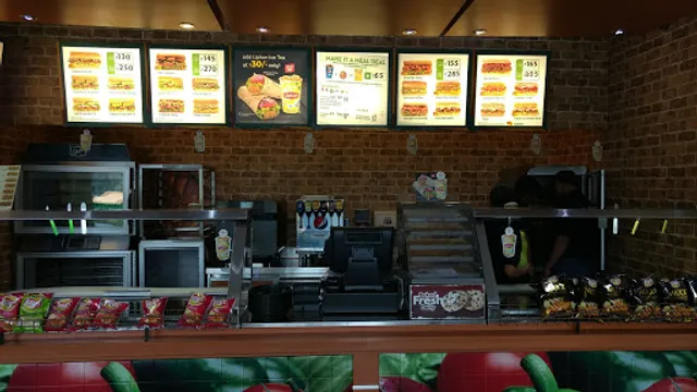 Subway 4D Square Mall
