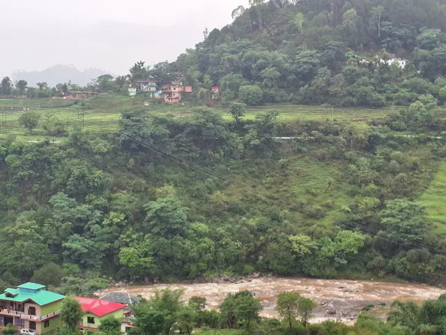 YELLOWOAKS GUEST HOUSE BAIJNATH