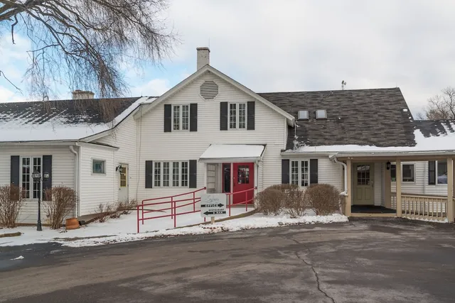 Sybaris Pool Suites Mequon