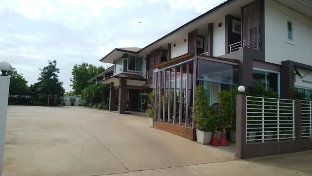 โรงแรม แอทบาวบุรี