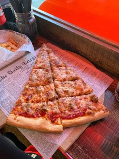 Bacci Pizzeria United Center (Corner of Madison & Damen)