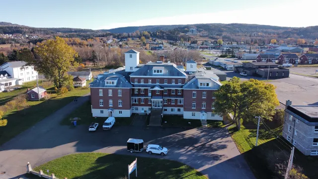 LE COUVENT STE-ANNE-DES-MONTS