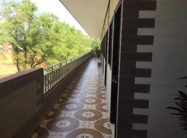 Hollywood Paradise Hotel ZF