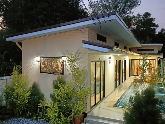 แสนดีพูลวิลล่า บ้านพักใกล้ทะเลระยอง