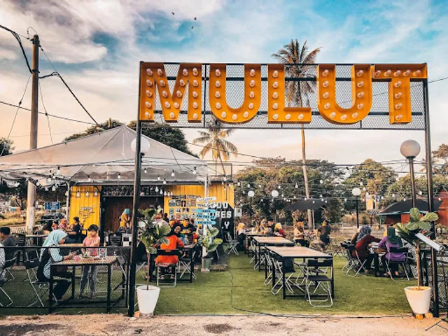 Mulut Cafe & Dessert Tampin