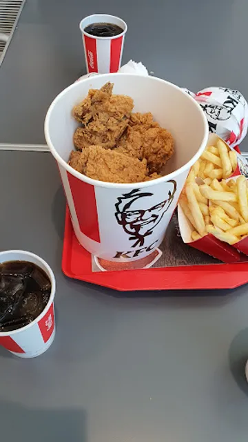 KFC Mendoza Plaza