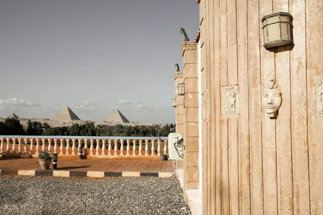 Heru Pyramids View Hotel