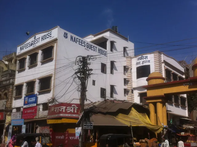 SPOT ON 65375 Nafees Guest House