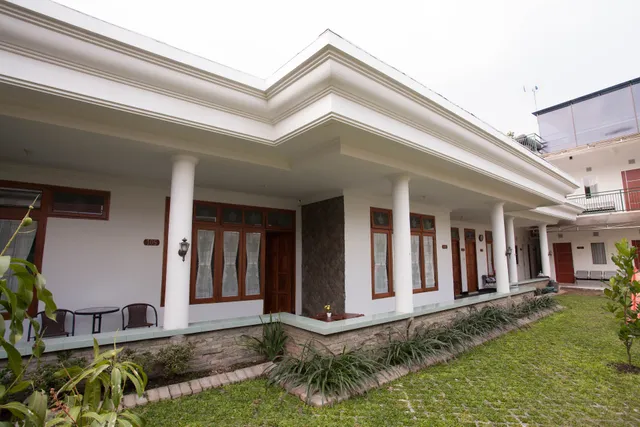 Griyo Sultan Agung Guest House (Book our rooms via WhatsApp Chat)