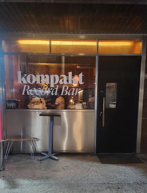Kompakt Record bar