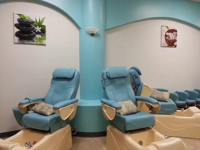 Red Persimmon Nails & Spa