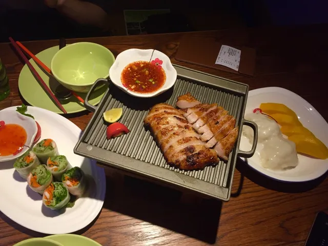 Street Thai Music Restaurant