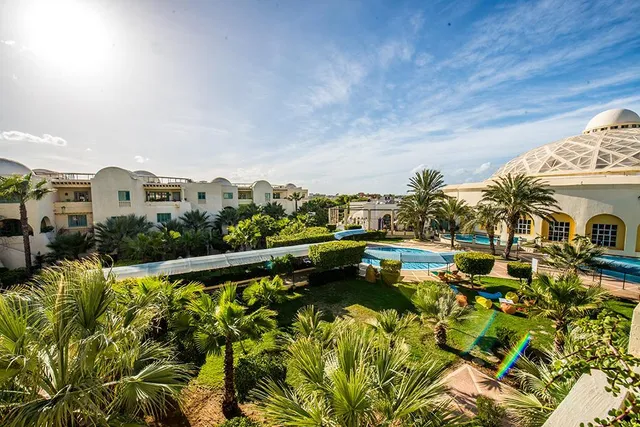 Suites Hôtel Les Charmilles & Spa