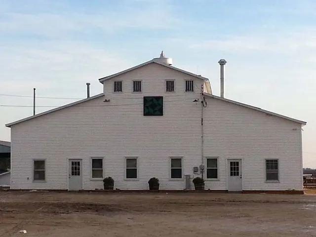 Winterset Sale Barn
