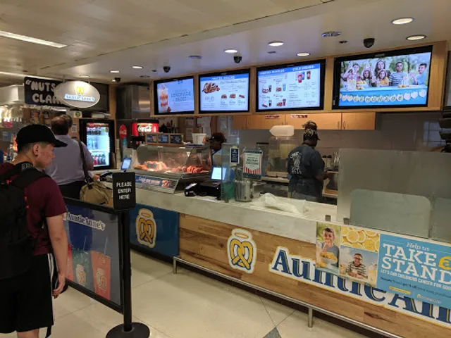 Auntie Anne’s pretzels Terminal 2