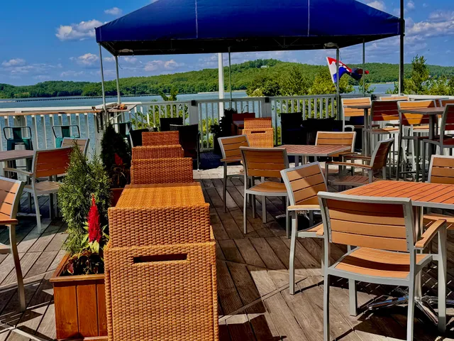 Water's Edge Restaurant & Bar