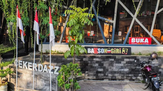 Cekerdazz Spesial Ceker Pedas Dan Mie Pedas