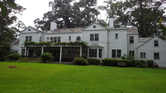 The Pond House Inn