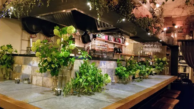 Flowers & Spanish Sonrisa