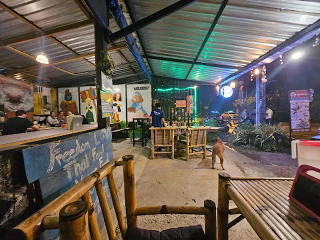 Gummy Bear Restaurant Thai food and Vegan food