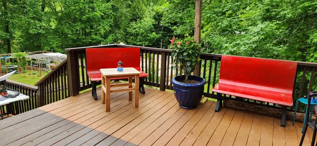 River Dell Waterfront Glamping and B&B. Closed till March 2026