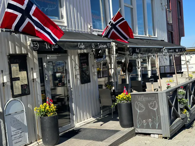 Vi Fire Cafe & Interiør